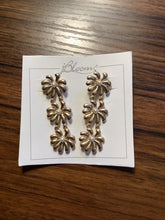 Iris earrings