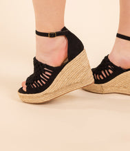Juti Wedges in Black