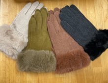 Felt Gloves with Fur